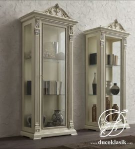 Lemari Hias Kaca Ukir Kolibri Mewah