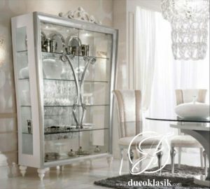 Lemari Hias Kaca Ukir Simple Duco Lanpas