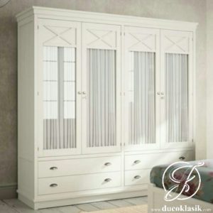 Lemari Pakaian Kaca Bening 4 Pintu