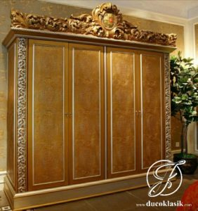 Lemari Pakaian Klasik 4 Pintu Racoco French Gold