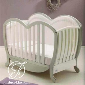 Box Bayi Cantik Minimalis Bentuk Love