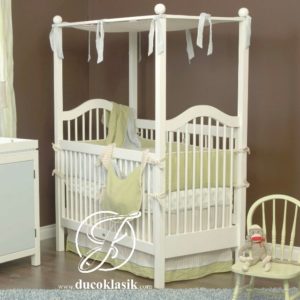 Tempat Tidur Bayi Kelambu Kayu Minimalis