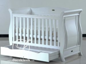Tempat Tidur Bayi Minimalis Sorong Laci