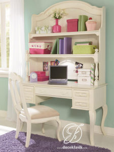 Meja Belajar Kayu Minimalis Anak Perempuan Mewah