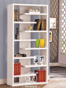 Rak Buku dan Pajangan Kayu Minimalis Modern